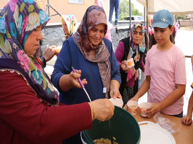 AKHİSAR AŞURE ŞENLİĞİNİ GELENEKSELLEŞTİRMEK İSTİYOR