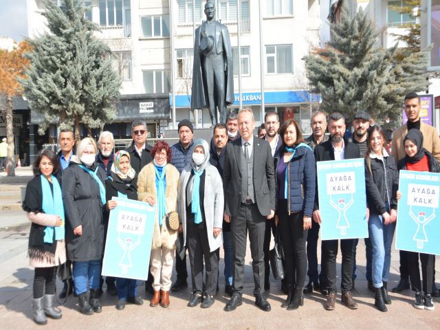 İYİ Parti Uygur Kadınlarına Sahip Çıktı