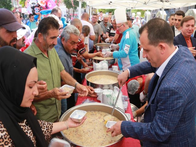 Aksaray Barosu'ndan İki Bin Kişilik Aşure Etkinliği