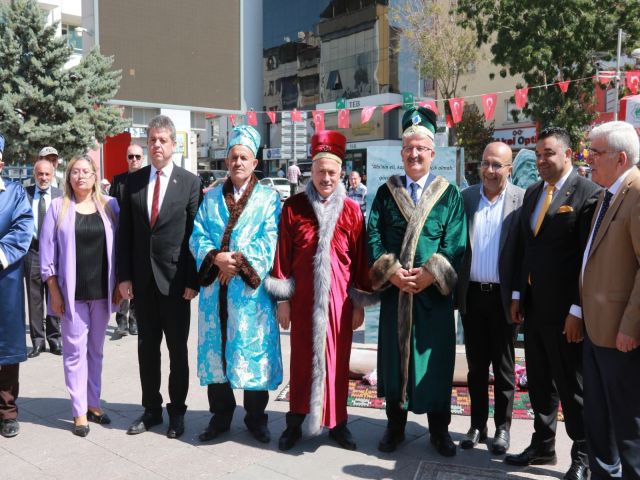 "Ahilik Dünya Toplumlarının Örnek Alması Gereken Bir İnsanlık ve Ahlak Sistemidir"