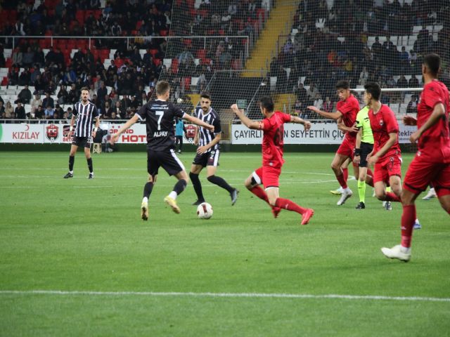 İlk Yarıda Gol Sessizliği