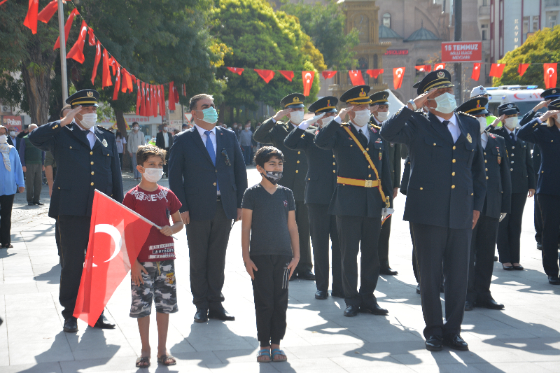 29 EKİM CUMHURİYET BAYRAMI ÇELENK SUNUMU YAPILDI