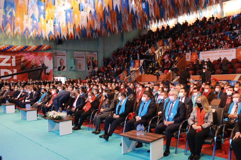 “AK PARTİ BİR DAVA PARTİSİDİR”