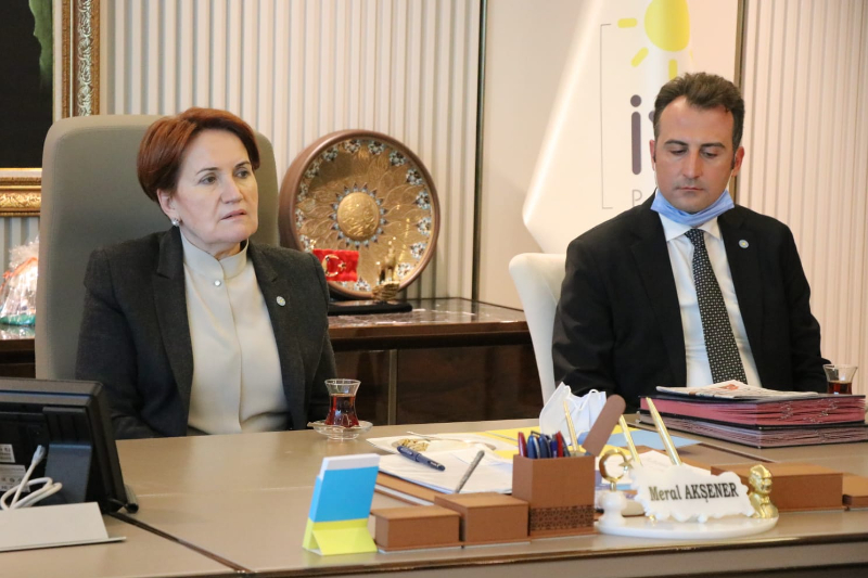 İyi Parti Heyetinden Genel Merkeze Çıkartma