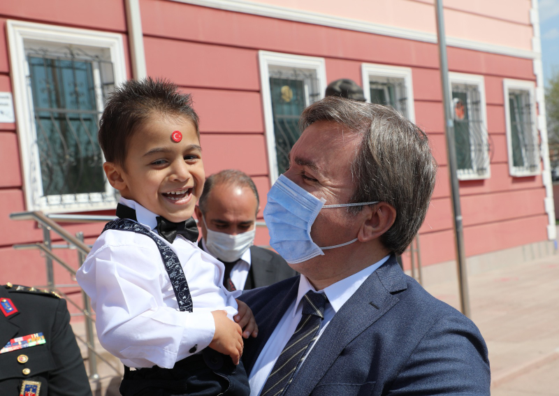 Çocuklardan Beri’ye özel ilgi