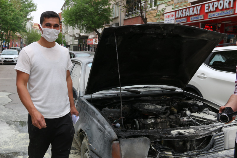 Seyir halindeki otomobil bir anda alev aldı