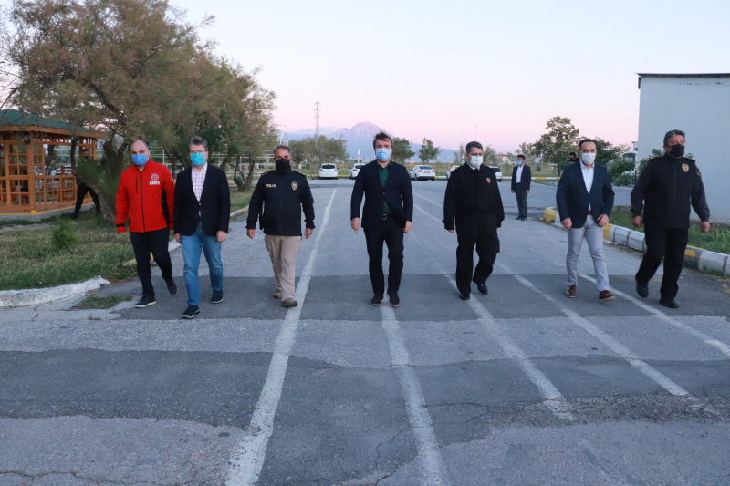 Geleceğin polisleri ihtiyaç sahiplerine destek verdi