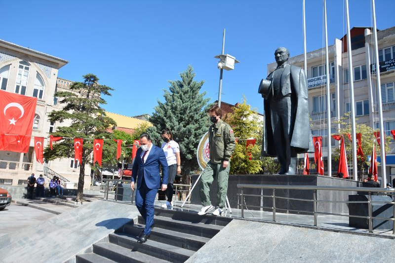 19 MAYIS PANDEMİ GÖLGESİNDE KUTLANDI