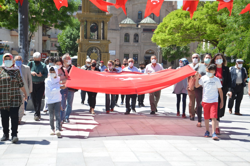 CHP GENÇLİĞİ ATATÜRK’ÜN HUZURUNDA