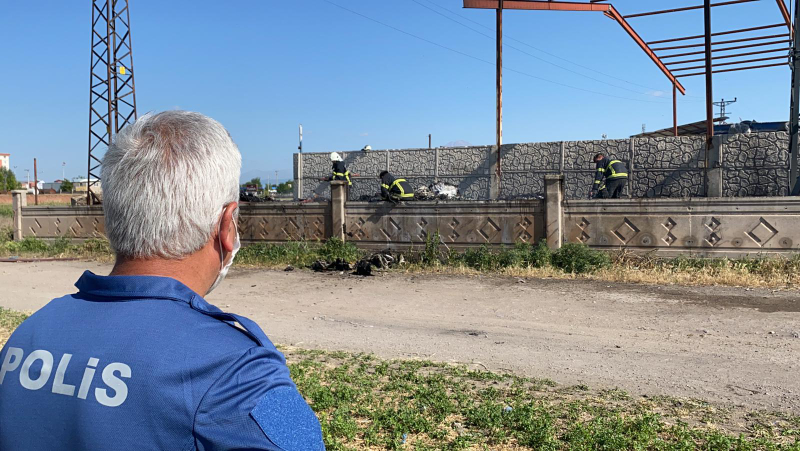 Geri dönüşüm tesisinin kâğıt deposunda elektrik yangını