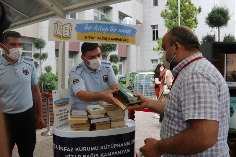 “Bir kitap bir umut” kampanyasına Aksaray’dan büyük destek