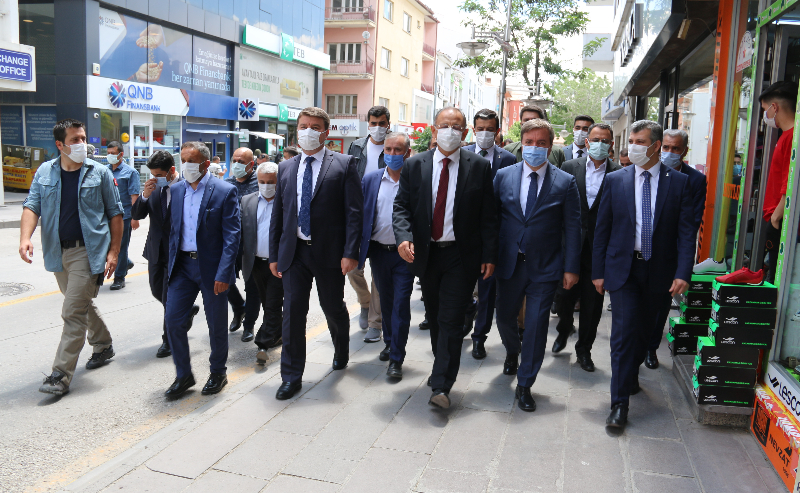 ÖZHASEKİ, “AKSARAY’A HİZMET İÇİN YARDIMCI OLMAM GEREKEN YERDE OLUYORUM”