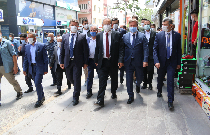ÖZHASEKİ, “AKSARAY’A HİZMET İÇİN YARDIMCI OLMAM GEREKEN YERDE OLUYORUM”