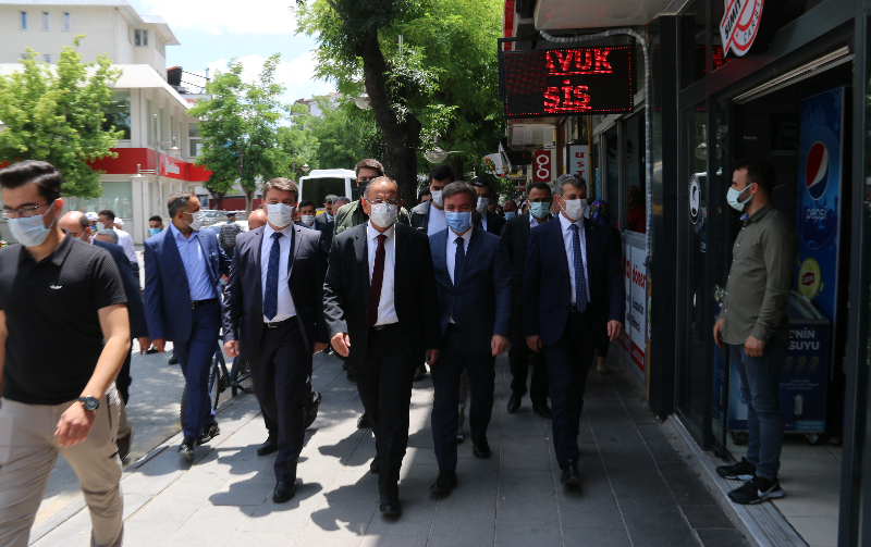 ÖZHASEKİ, “AKSARAY’A HİZMET İÇİN YARDIMCI OLMAM GEREKEN YERDE OLUYORUM”