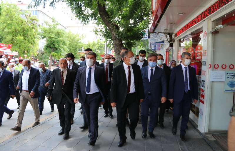 ÖZHASEKİ, “AKSARAY’A HİZMET İÇİN YARDIMCI OLMAM GEREKEN YERDE OLUYORUM”