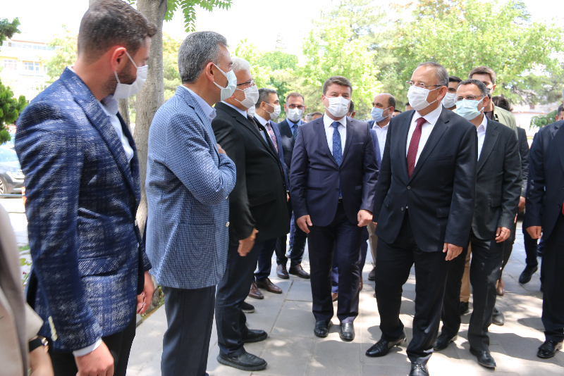 ÖZHASEKİ, “AKSARAY’A HİZMET İÇİN YARDIMCI OLMAM GEREKEN YERDE OLUYORUM”