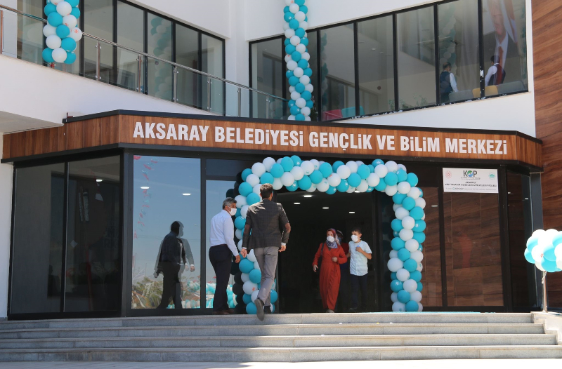 ÖZHASEKİ, “AKSARAY’A HİZMET İÇİN YARDIMCI OLMAM GEREKEN YERDE OLUYORUM”