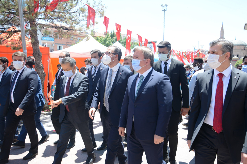 Bakan Kasapoğlu "Güçlü yarınlar için tek umudumuz gençlik"