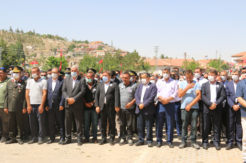 ŞEHİDİN KIZ KARDEŞİ “BEN AĞABEYİMSİZ NE YAPARIM?”
