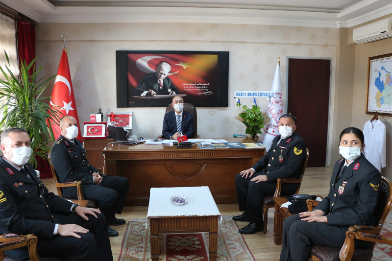 JANDARMA EKİPLERİ ÖĞRENCİLERİN İLKÖĞRETİM HAFTASI KUTLADI
