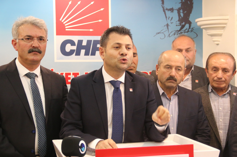 SİYASETİN KONUSU; “VİDEOLAR KASETLER BEL ALTI MUHABBETLER VE TEHDİTLER DEĞİLDİR”