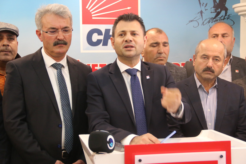 SİYASETİN KONUSU; “VİDEOLAR KASETLER BEL ALTI MUHABBETLER VE TEHDİTLER DEĞİLDİR”
