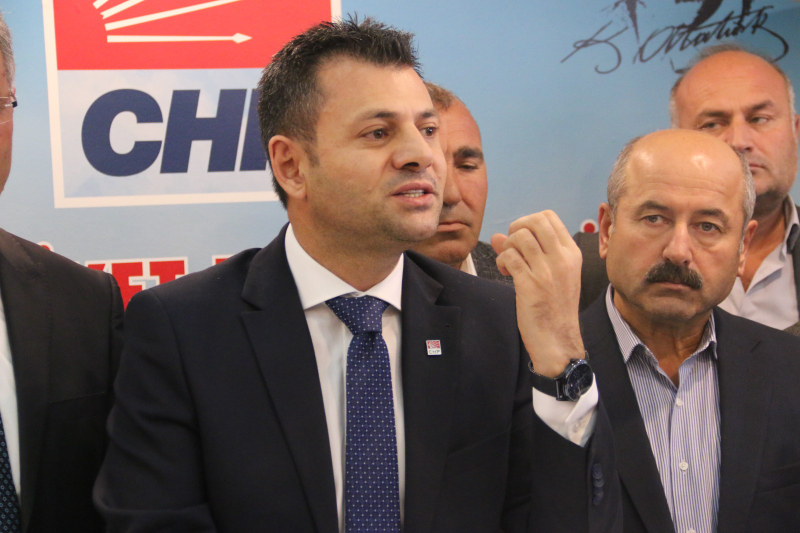 SİYASETİN KONUSU; “VİDEOLAR KASETLER BEL ALTI MUHABBETLER VE TEHDİTLER DEĞİLDİR”