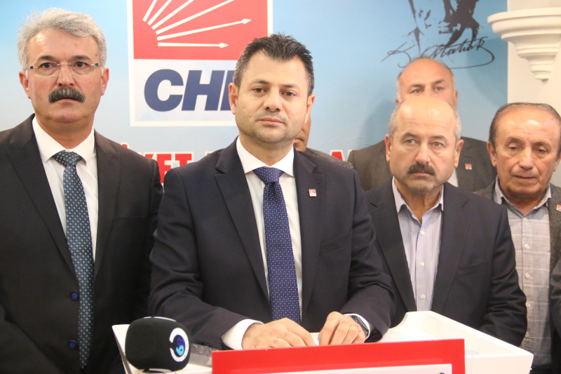 SİYASETİN KONUSU; “VİDEOLAR KASETLER BEL ALTI MUHABBETLER VE TEHDİTLER DEĞİLDİR”
