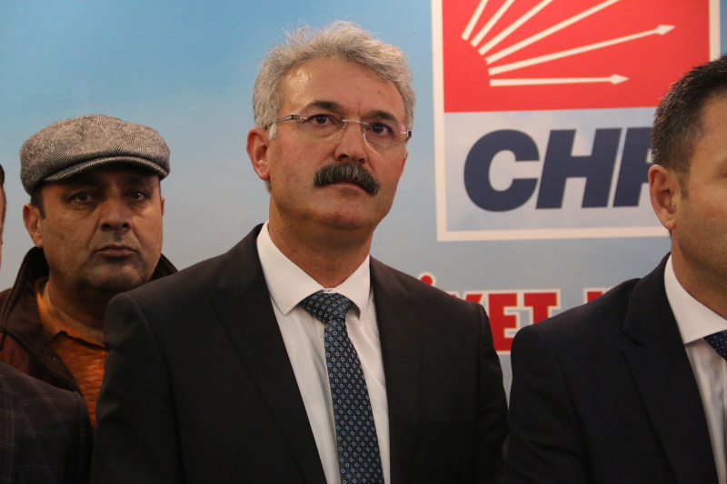 SİYASETİN KONUSU; “VİDEOLAR KASETLER BEL ALTI MUHABBETLER VE TEHDİTLER DEĞİLDİR”
