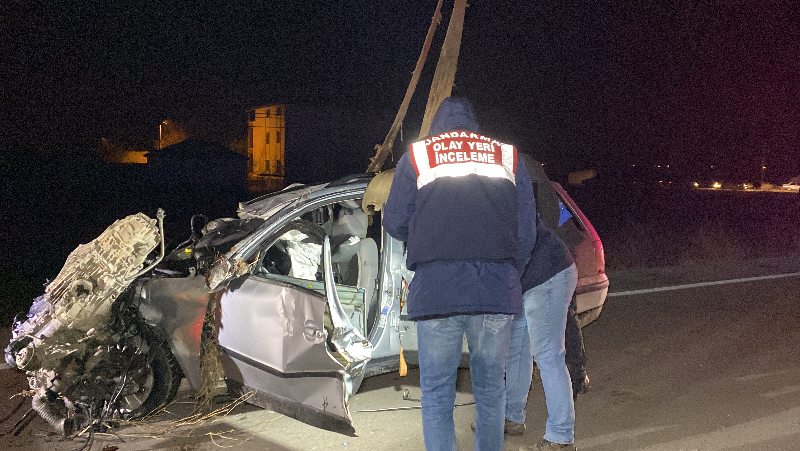 AKSARAY’DA İKİ OTOMOBİL ÇARPIŞTIĞI FECİ KAZADA 7 KİŞİ ÖLÜ