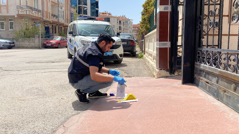 Alacak Verecek Kavgasında 1 Kişi Bacağından Vurularak Yaralandı 
