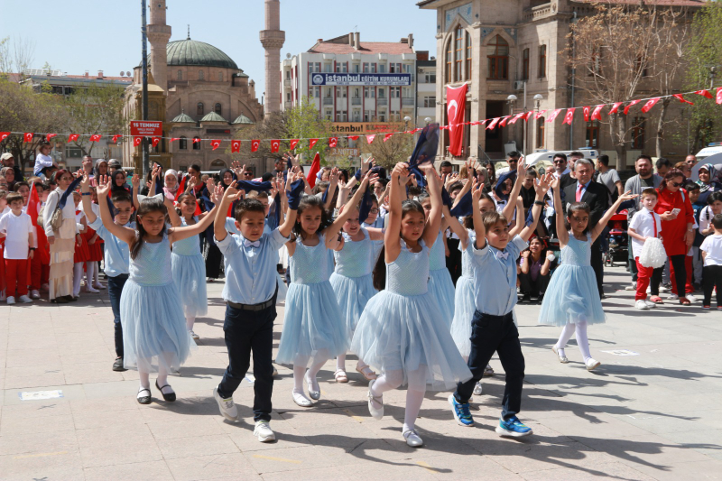 23 Nisan’ın Coşkusunu Çocuklar Yaşattı