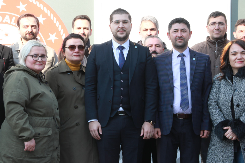 İYİ PARTİ İL BAŞKANI CUMALİ ASAL MAZBATASINI ALDI