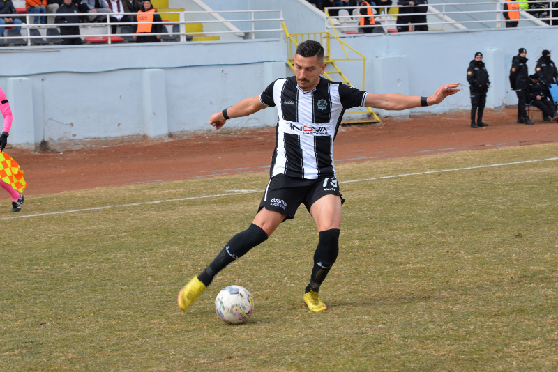 Avşar’dan, Lidere Hayat Öpücüğü