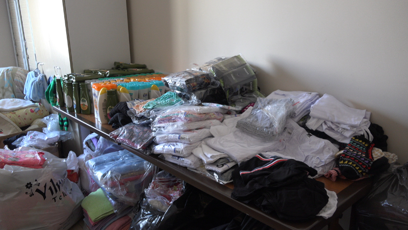 Depremzedeler Aksaray'daki KYK Yurtlarına Yerleştirildi: Halk Haberi Alınca Yardım Paketleriyle Yurtlara Akın Etti