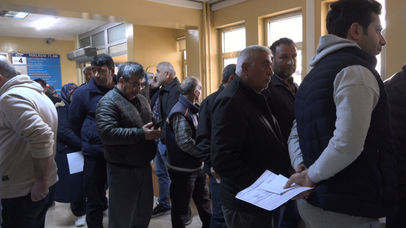 Aksaray SGK"NIN Tüm Birimleri İle EYT Hak Kazananların İşlemleri İçin Mesaiye Kalıyor