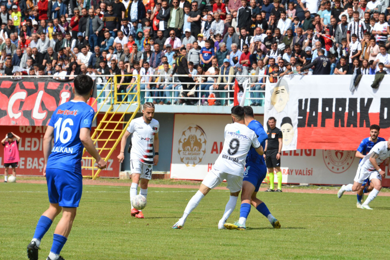 Aksaray’ın Hayalleriyle Değil Futbol Oynayın