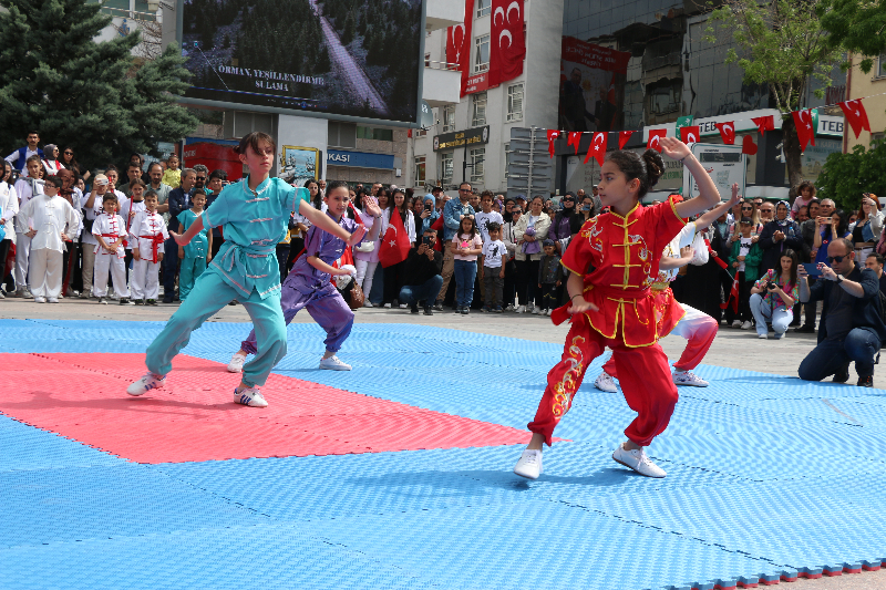Aksaray 19 Mayıs'ı Coşkuyla Kutladı: Milli Mücadele'nin Ateşi 104 Yıl Önce Yandı