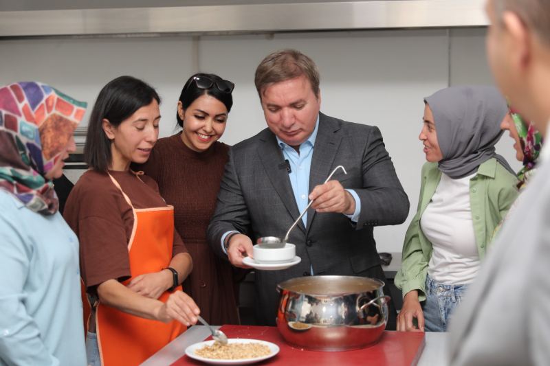 Bu Merkezde Kadınlar Öğreniyor, Üretiyor, Meslek Sahibi Oluyorlar