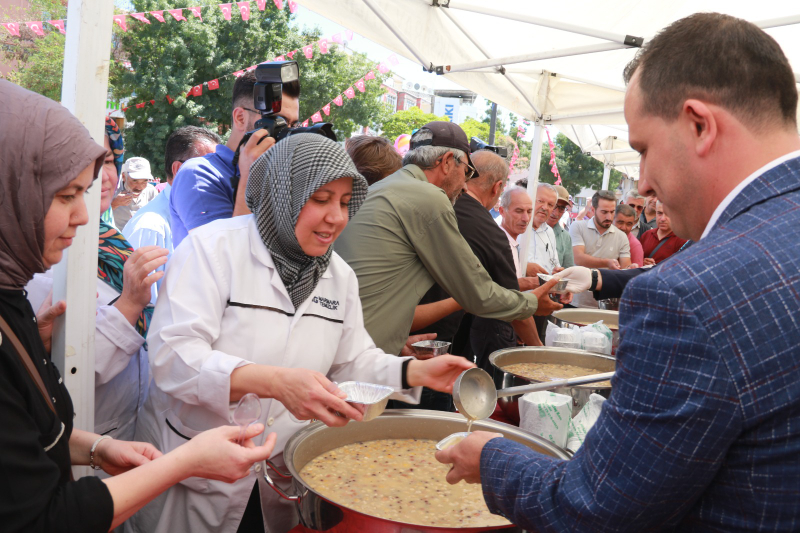 Aksaray Barosu'ndan İki Bin Kişilik Aşure Etkinliği