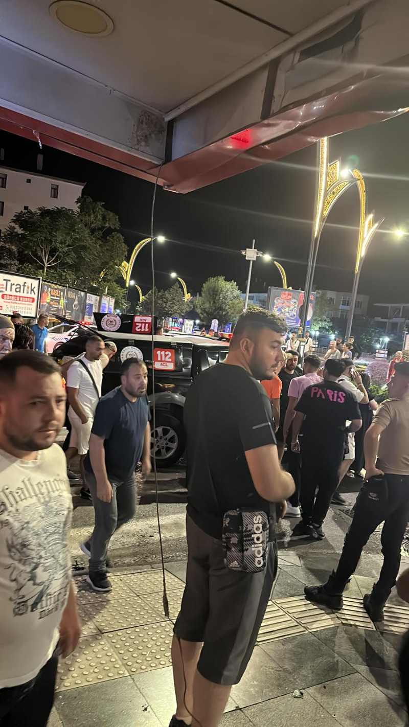 Hızını Alamayan Gurbetçi Sürücü İş Yerine Girdi