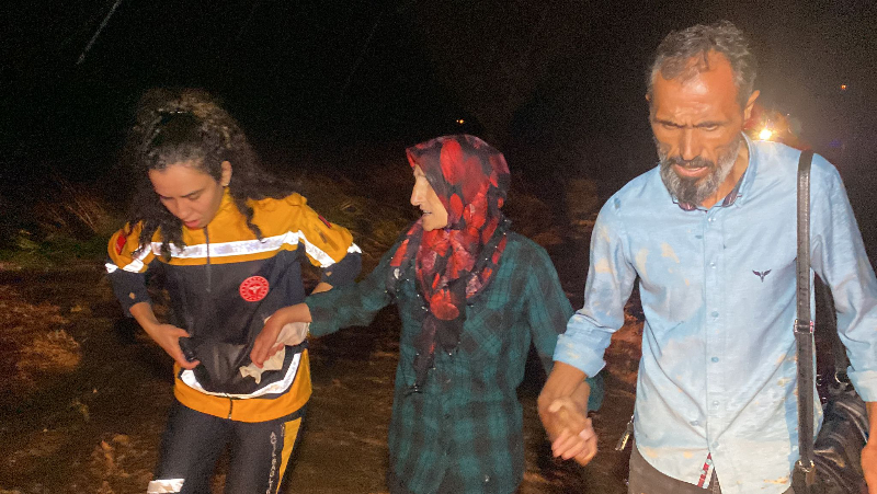 Sel Felaketi Araçları Dereye Sürükledi: 1 Ölü Çok Sayıda Yaralı
