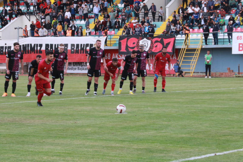 Galibiyet Beklenen Maçta 3 Puan Rakibin Oldu: Aksarayspor 1-2 Isparta 32