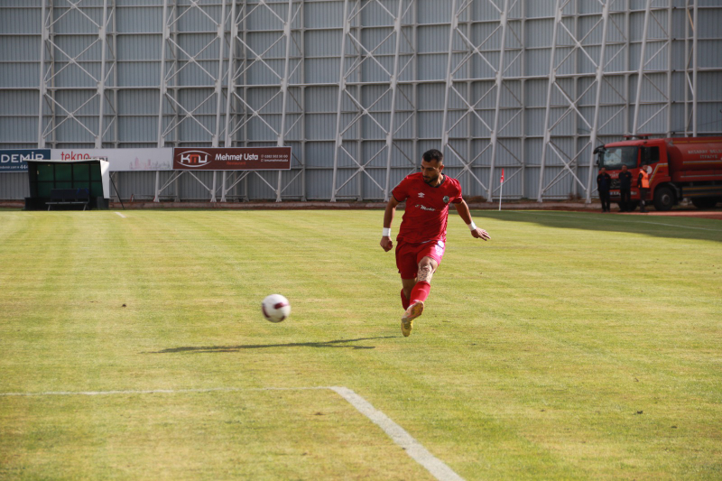 Galibiyet Beklenen Maçta 3 Puan Rakibin Oldu: Aksarayspor 1-2 Isparta 32