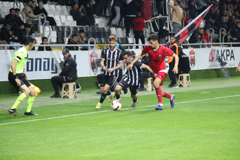 İlk Yarıda Gol Sessizliği