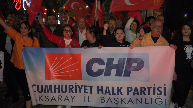 CHP İl Teşkilatı Sel Olup Aksaray Sokaklarına Taştı