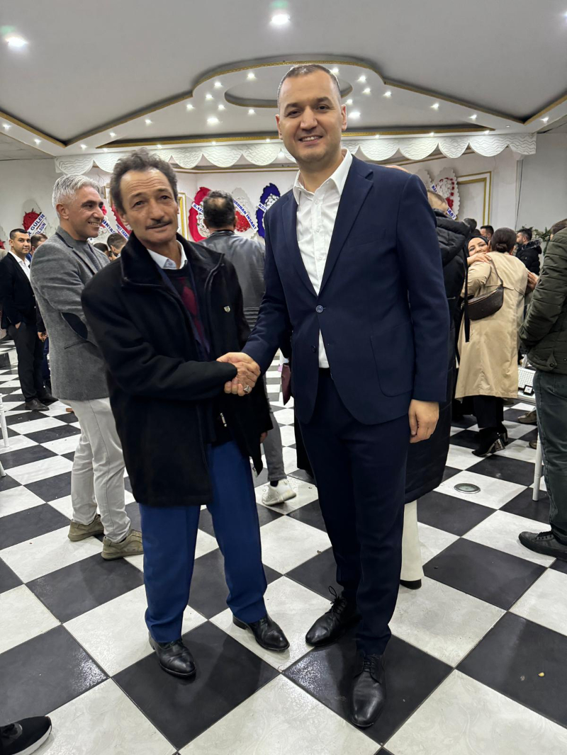 Böyle Bir Meclis Üyesi Aday Adayı Tanıtımı Görülmedi! İYİ Parti'den Aksaray'da Gövde Gösterisi