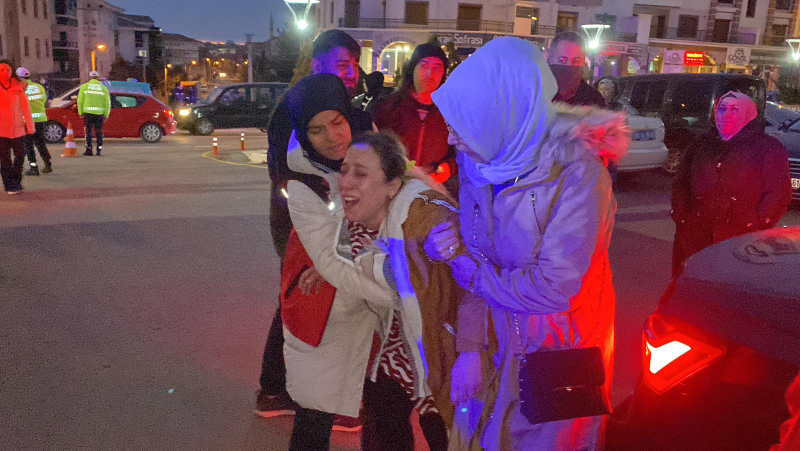 Şehit Üsteğmen Gökhan Delen'i Aksaray'lılar Gözyaşları İle Karşıladı