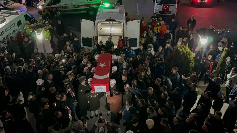 Şehit Üsteğmen Gökhan Delen'i Aksaray'lılar Gözyaşları İle Karşıladı