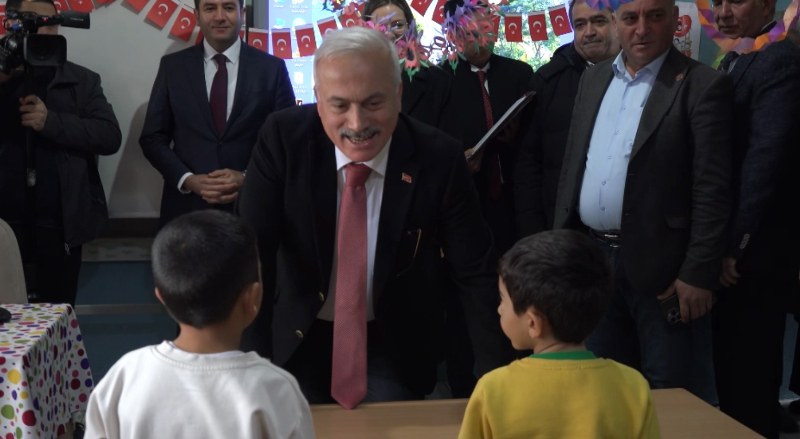87 Bin Öğrenci Karne Heyecanı Yaşadı